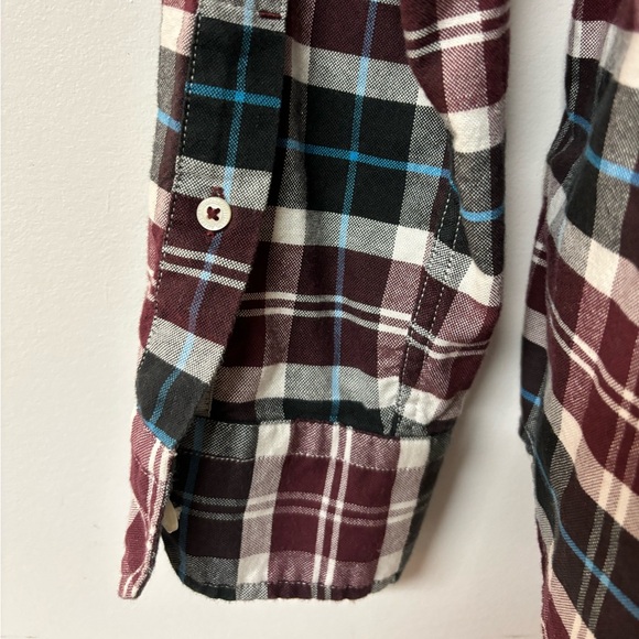 American Eagle Men’s plaid button down - Picture 4 of 6